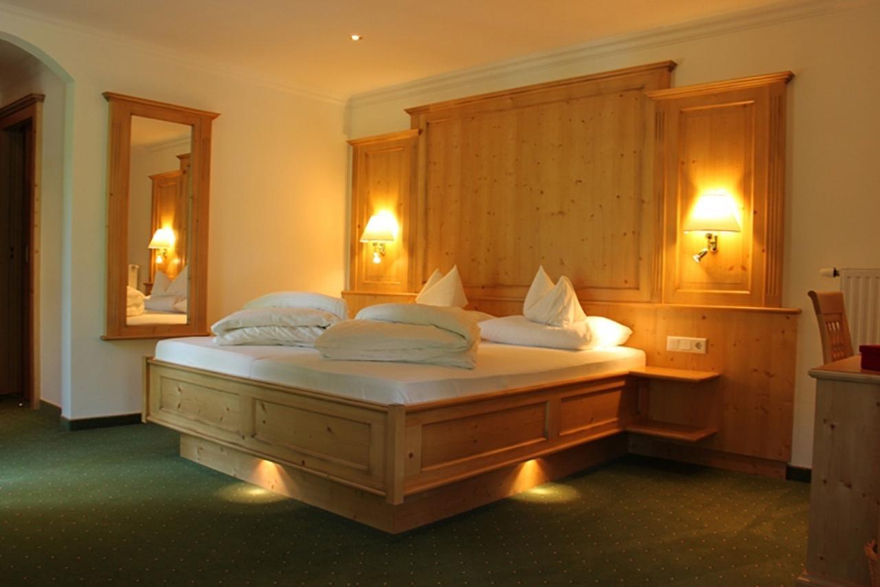 Hotel Fischerwirt Natur Waldspa Faistenau Exterior photo